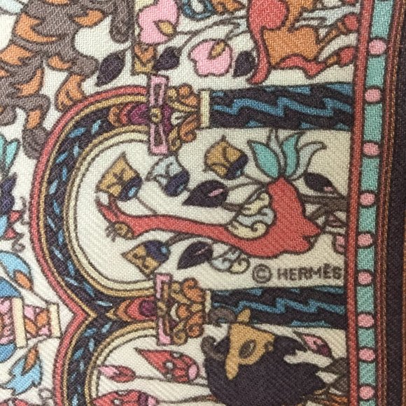 Hermes LES JARDINS D'ARMENIE cashmere /silk stole - Picture 6 of 12